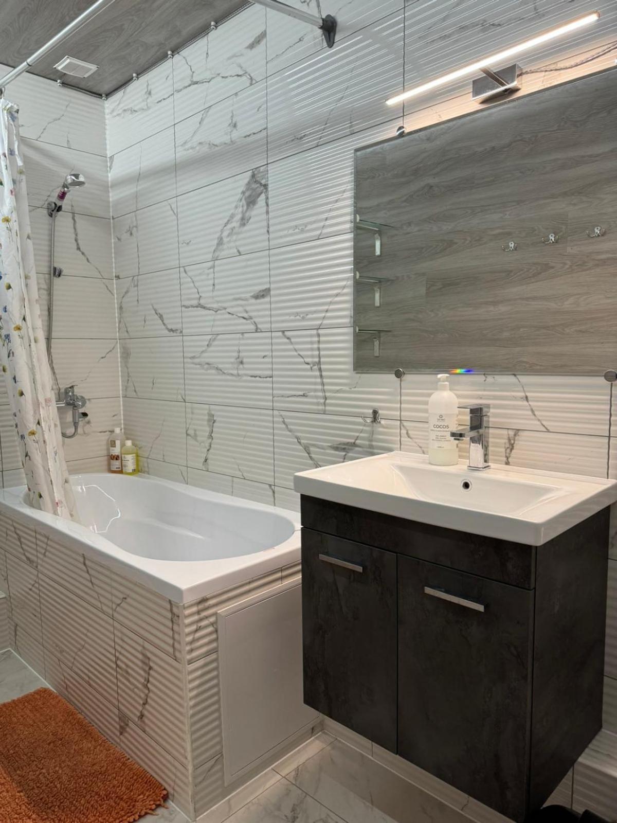 Luxury Apartament In Chisinau Ngoại thất bức ảnh